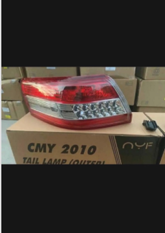 Левый задний стоп от Toyota Camry 2